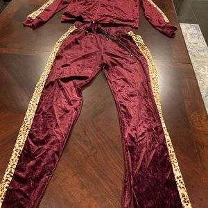 2pc Burgundy/Wine jogger set. Worn only once.